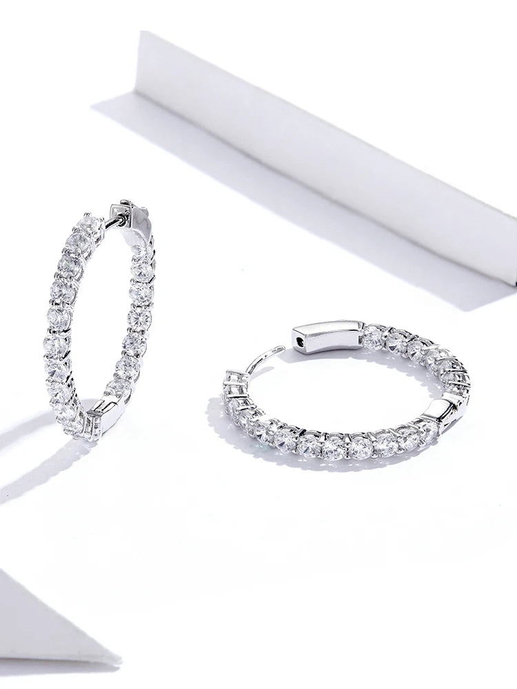 Boucles d’Oreilles Clous Rondes – Argent Classique